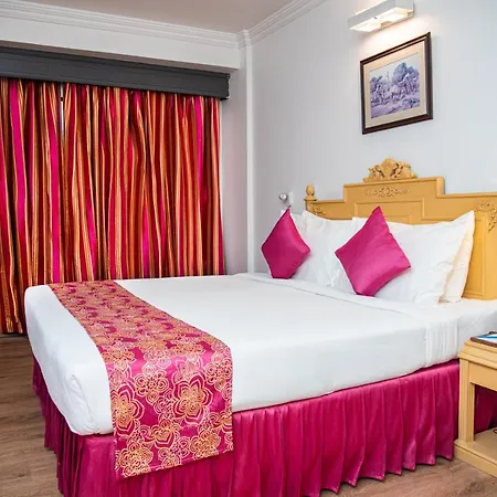 Golden Parkk Hotel Kolkata Exterior photo
